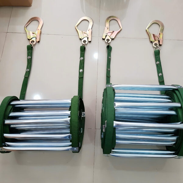 Thang dây thoát hiểm